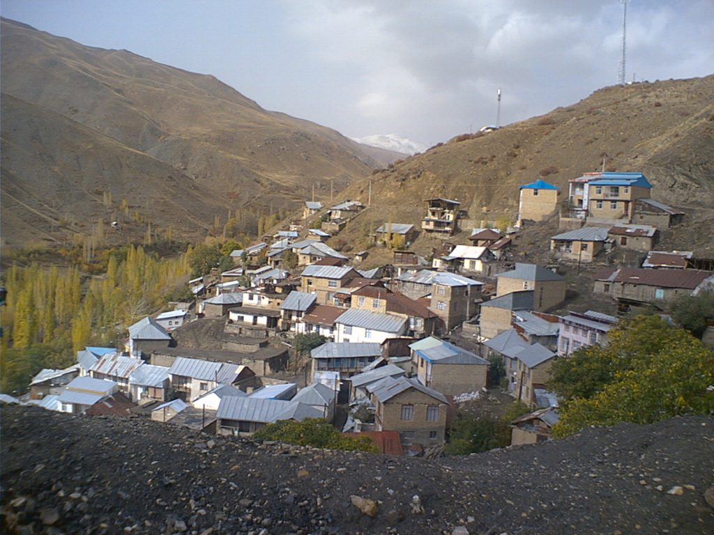 قیمت زمین در روستای مومج